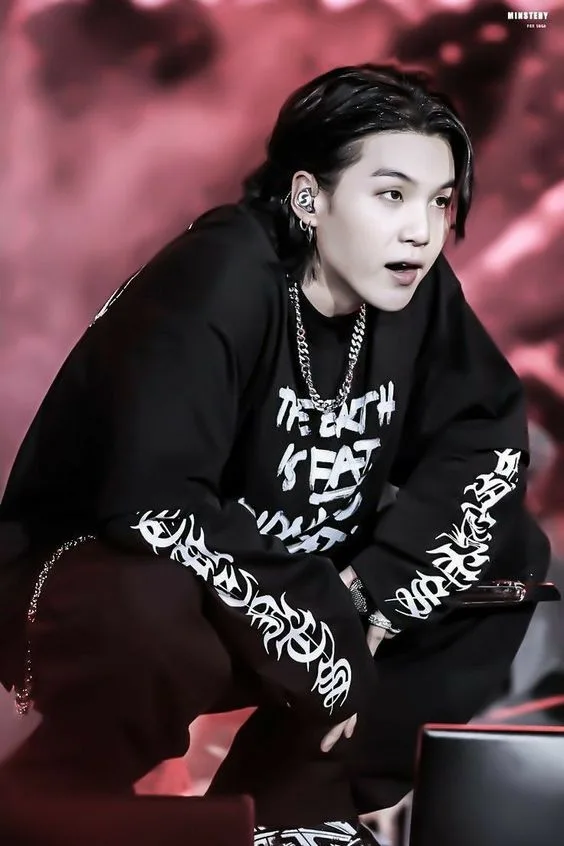 SUGA VETEMENTS